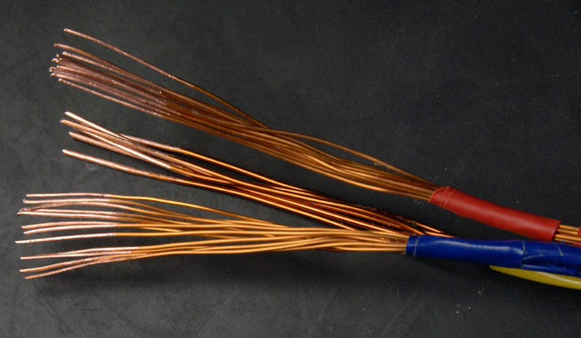 mag wire PC-2 - close up of ends stripped