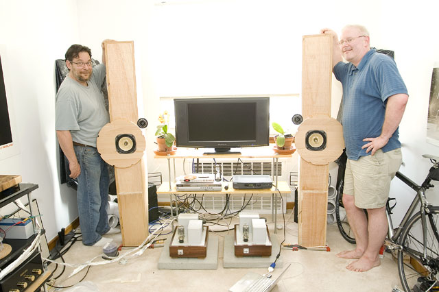 Brad and Occam (Paul) with my speaker. Brad came all the way from Houston, Texas. I'm glad that he had time to stop by my place to hear my system. And of cause Paul the fellow NY Raver came too. I hope they both enjoyed my system. Thanks guys for stop by.