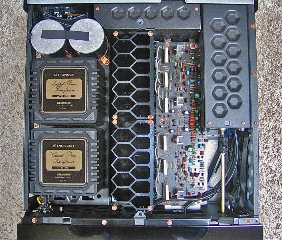 Pioneer A71 1
