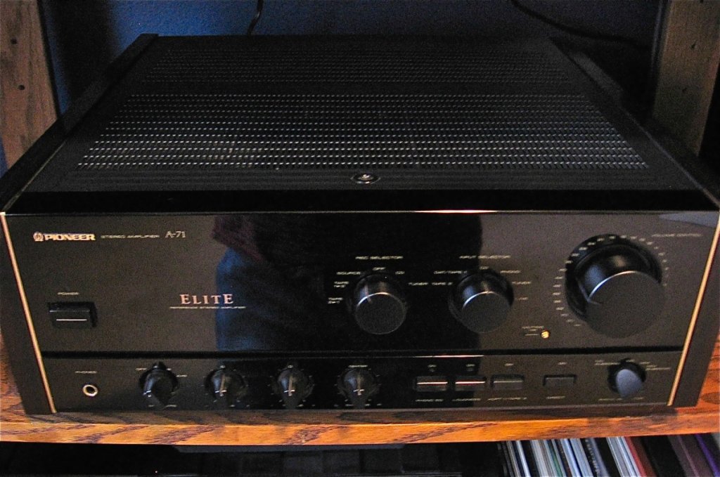 Pioneer A71 2