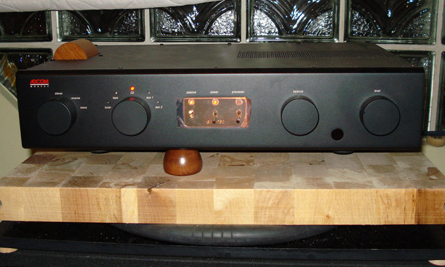 the preamp sits on sound mechanic isolation footers...