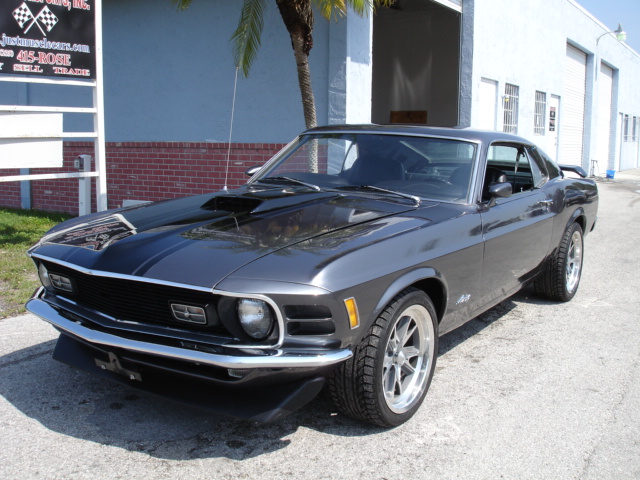 1970 Ford Mustang. - Mach I 351/Aut
This car has the "stance" down!!!
I know that there is a Ride Tech air suspension
race setup for these 'Stangs.. at some 6 Grand it ain't cheap!
But the car handles like on rails!!! Awesome air ride suspension!