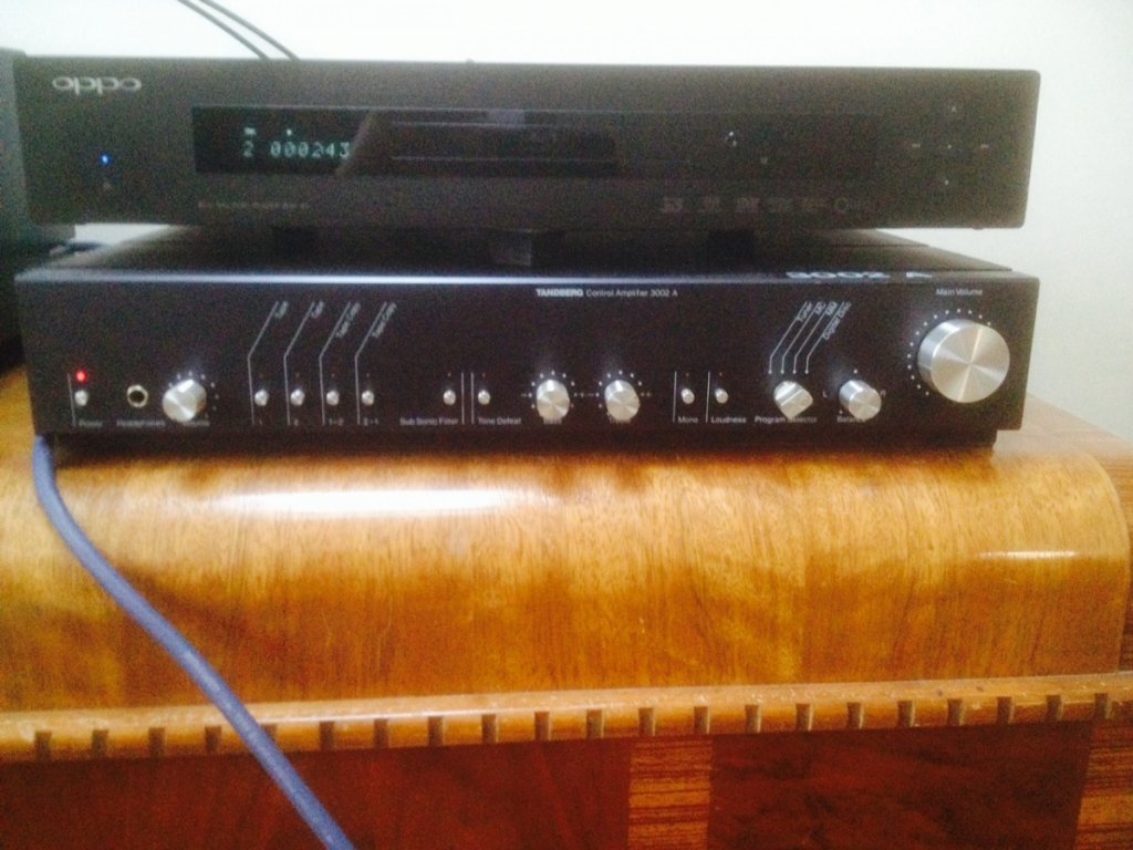 Tandberg 3002A front