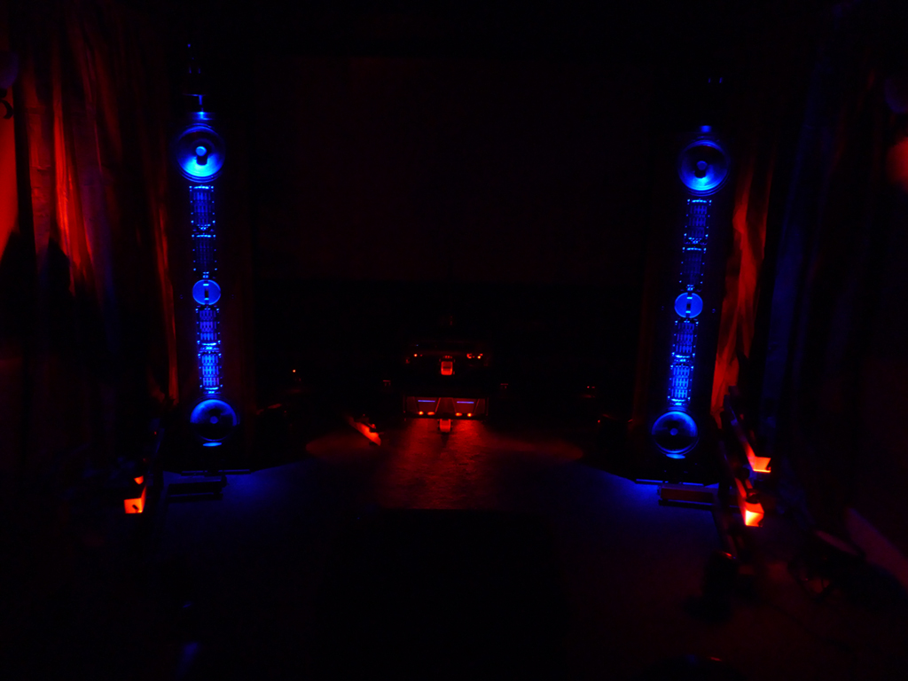 Blue Speakers a medium