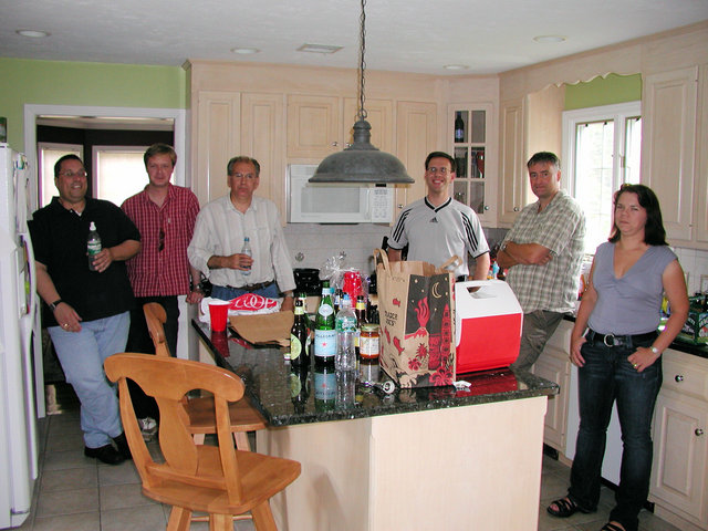 NEAR Members hagnging in the kitchen (Ray_d, Stereocilia, Bob Wilcox, John1970, Jermmd, Stereocilia's wife)