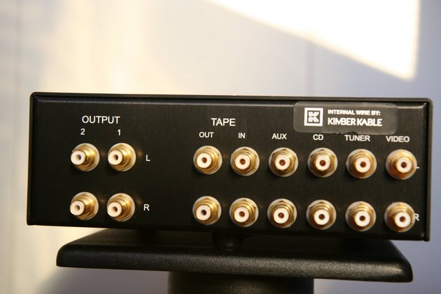 Back of FT Audio LW-1 Passive control unit