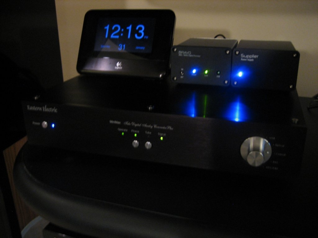EE Minimax Plus Dac on audio rack