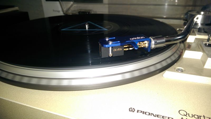 Piccolo2 mounted to a Pioneer PL-540