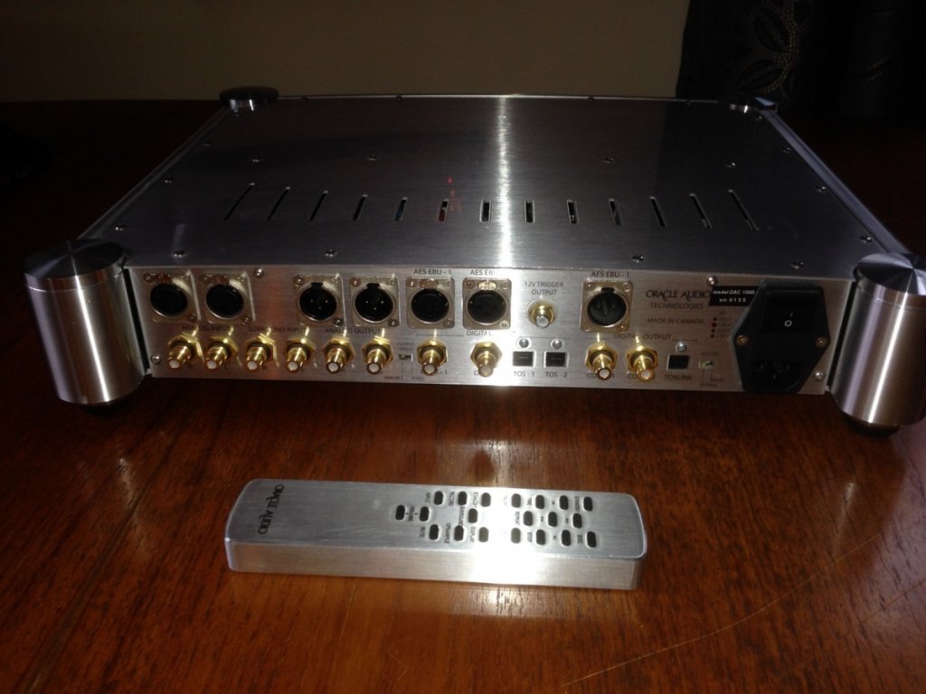 Oracle DAC/Pre 1000 rear panel