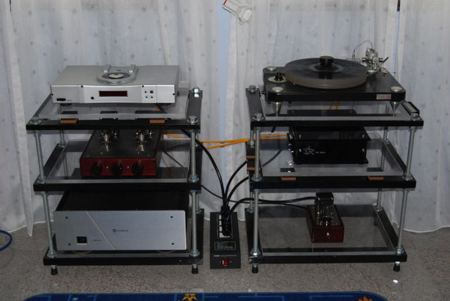 DIV Shelving Racks - All components rest on DIY racks (a la TNT Audio flexi-racks) with acrylic boards as shelves.