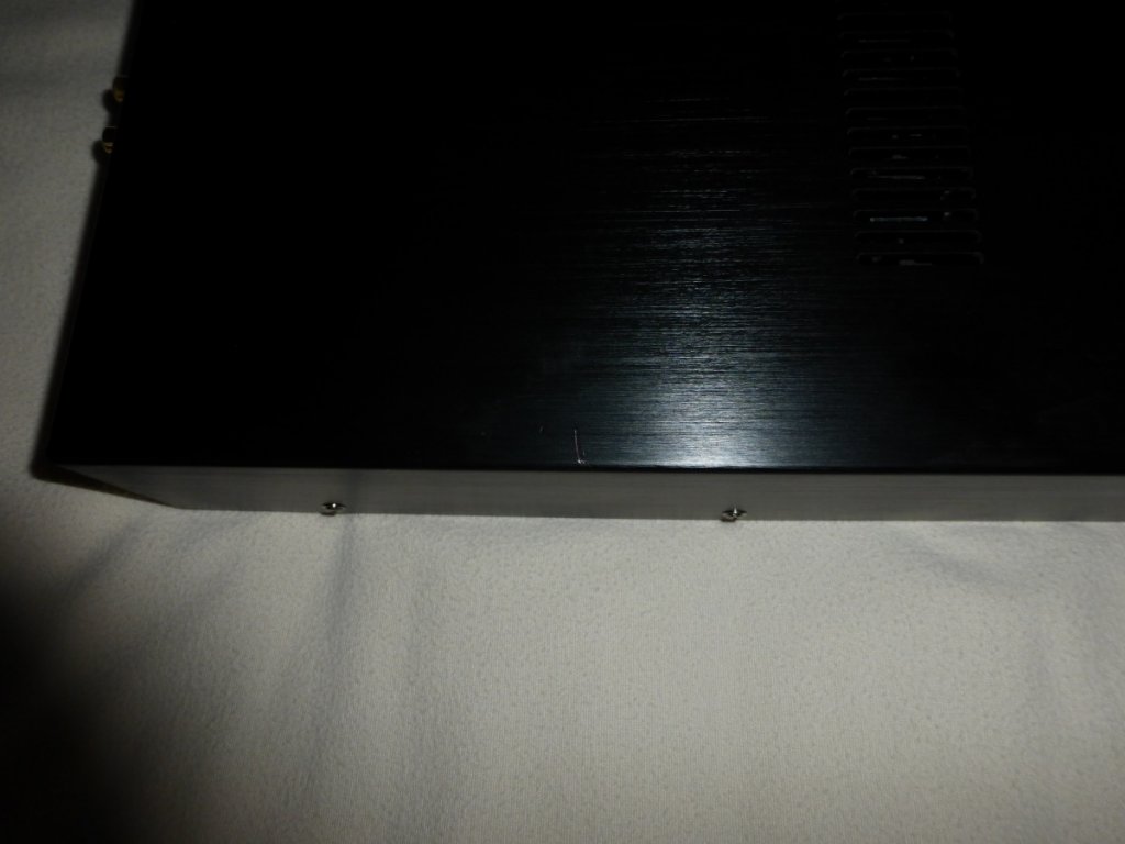 Top case scratch