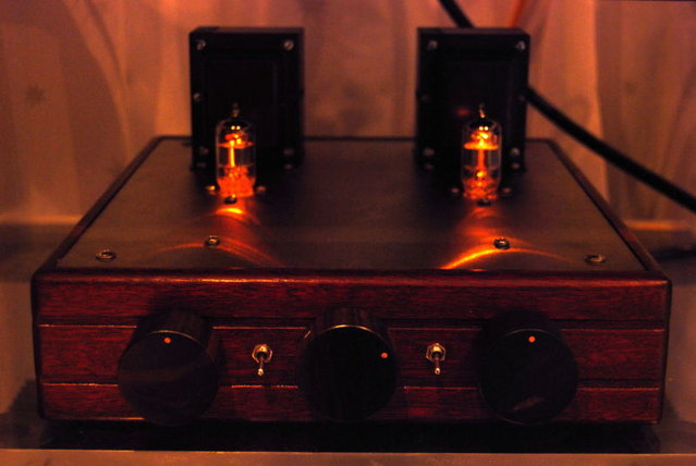 Apollo in action - Orange glow from the rack