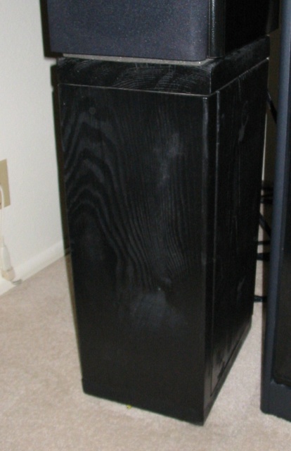 Detail - Stand for VMPS 626 Ribbon Monitors