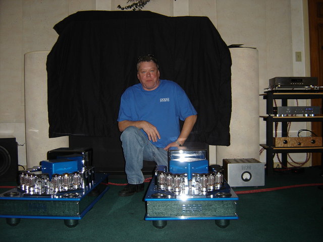 Gary Dodd with his beautiful beasts!! - Oh how nice those amps are, if only I had a spare $30K sitting around...