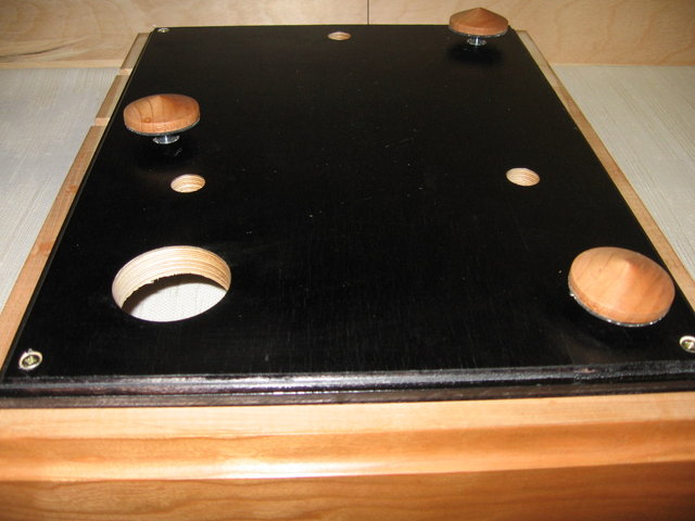 Baltic plywood base with tree ajustable wood cones