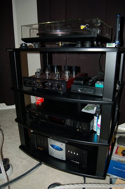 My old rack, now have an Adona. - Rega P5, Cary SLP-98P, Ah! Njoe Tjoeb 4000