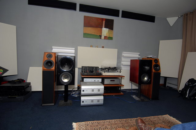 Butler amps connected to the SP Tech timepiece loudspeakers