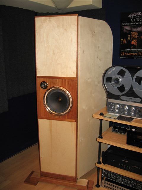 PHY-HP open baffles next to a Revox B77.