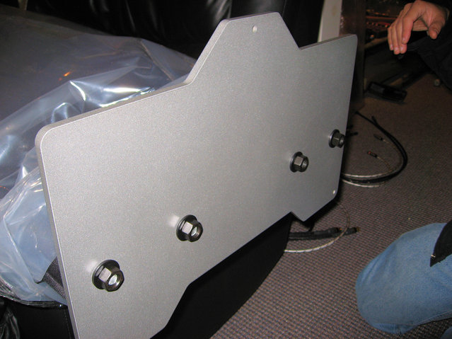 attaching the metal base of the CS2