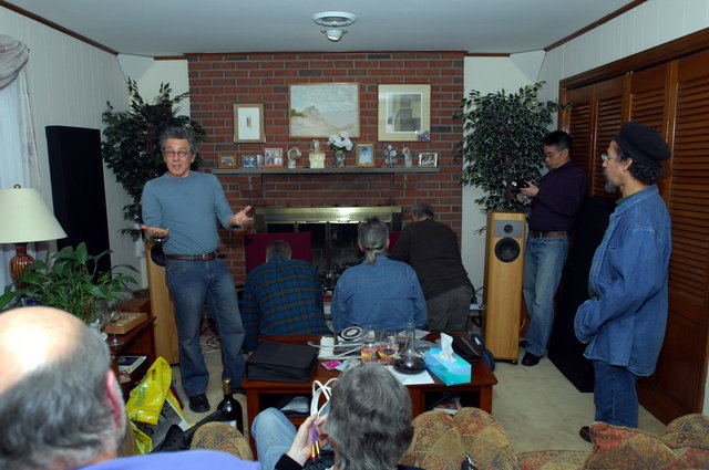 Michael Fremer explaining the technology behind the dielectric vacuum interconnect