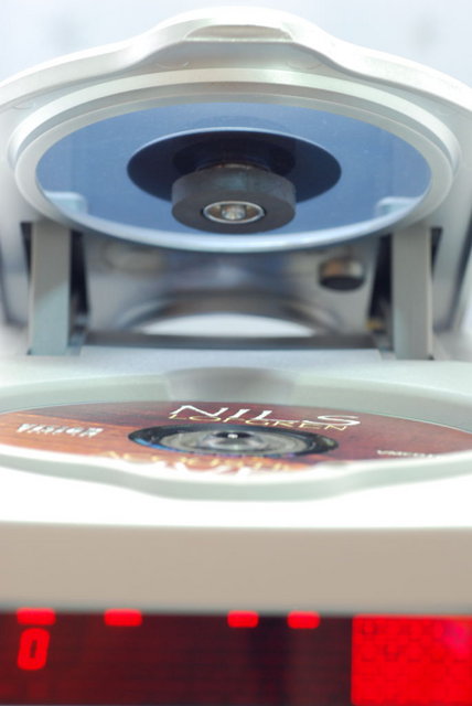 Rega Planet 2000 CDP Loading Bay