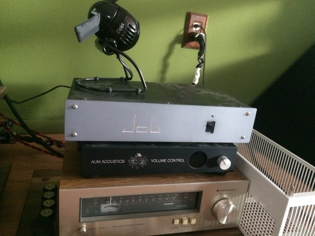 Just proof that I actually own the amp - if you want better pics let me know. It's in good shape.