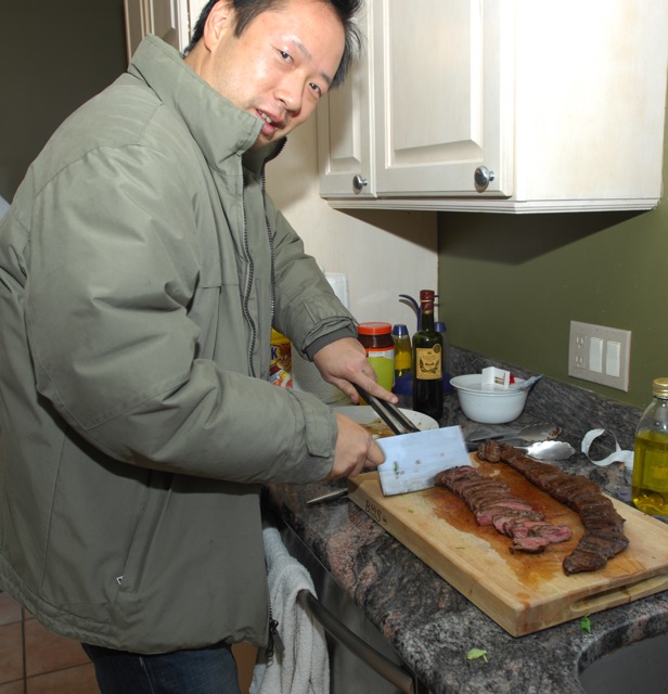Phil slicing the grilled skirt steak