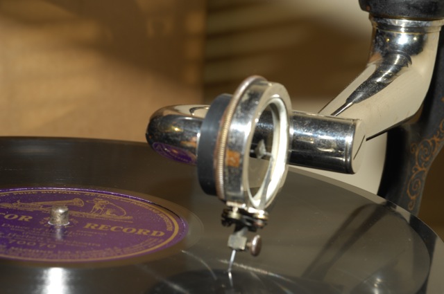 Tone arm