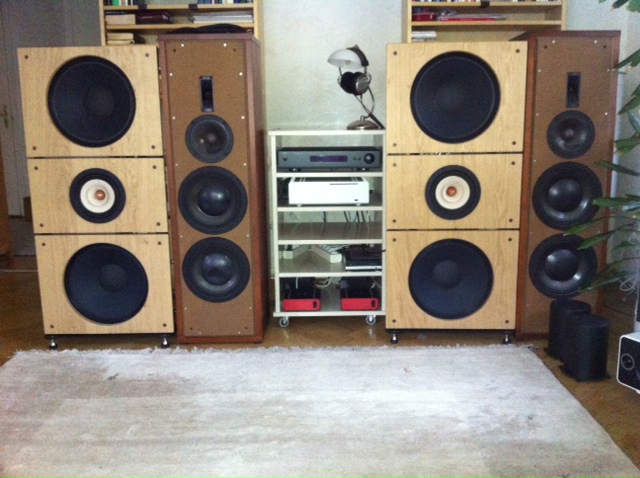 Maraschinos and Harmony Design (to the right) amps plus Pure Audio Projects Trio 15 and Sperrling speakers.