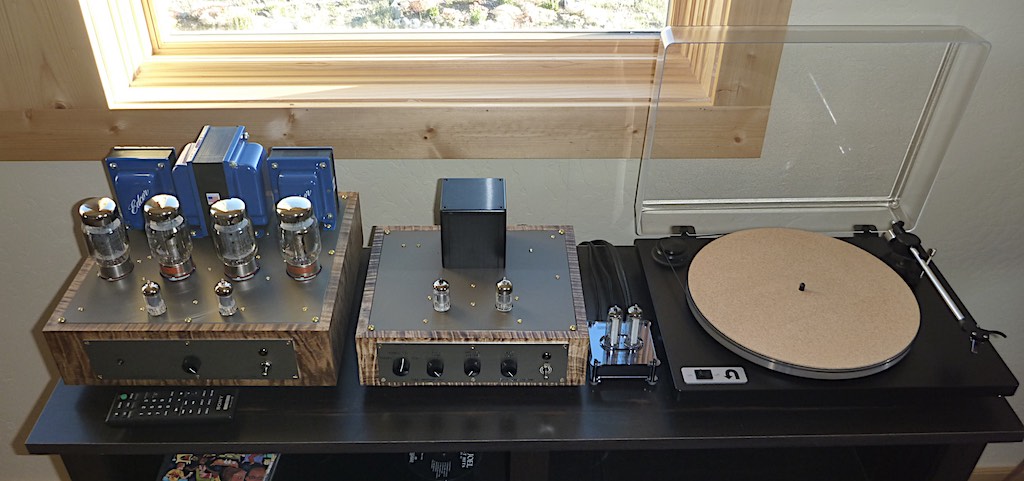 this was my setup until this week, when I sold the amp and preamp to one client.
Will not be long before I have a new setup for my system :-)