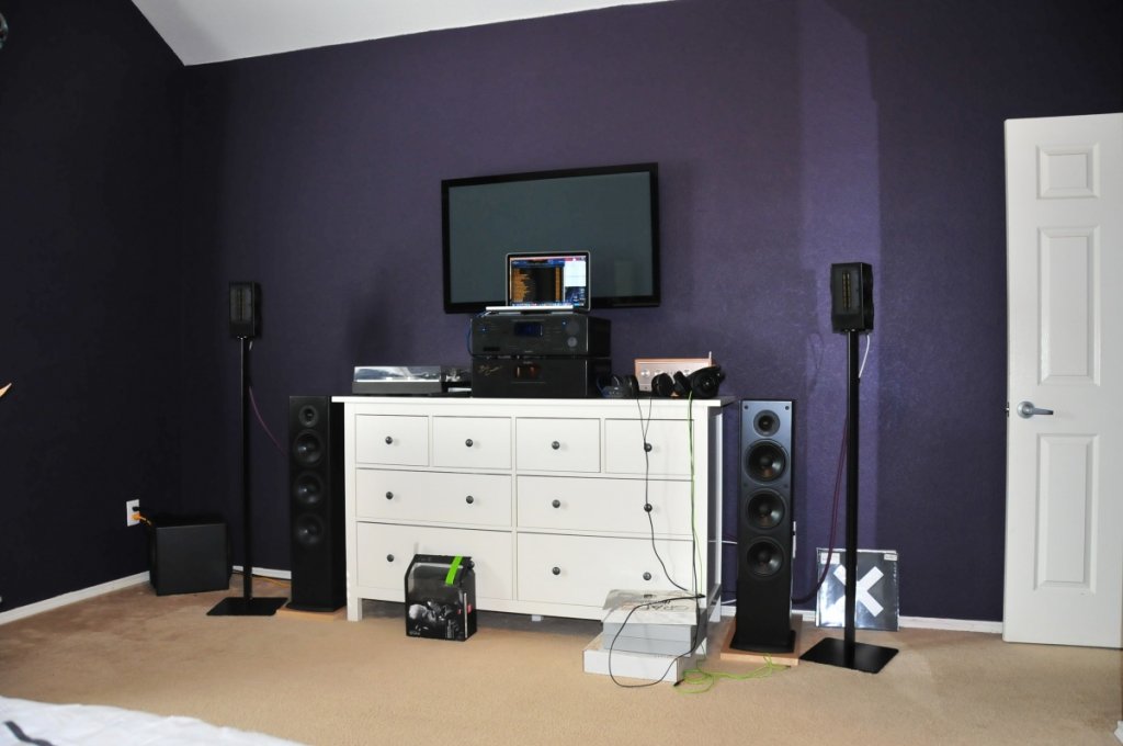 Bedroom - Polk T50, iFi Stereo 50, Sunfire Preamp/Amplifier, Sunfire speakers (kit form, like the CRM), Sunfire subwoofer