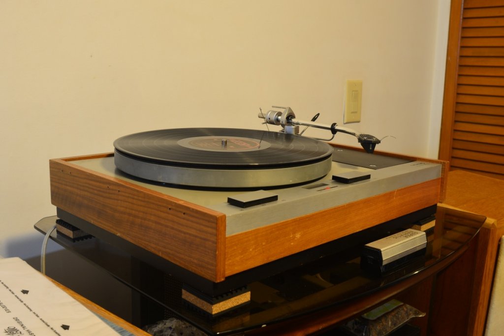 Thorens TD-125 mkII with SME 3009 II and Ortofon 2M Black