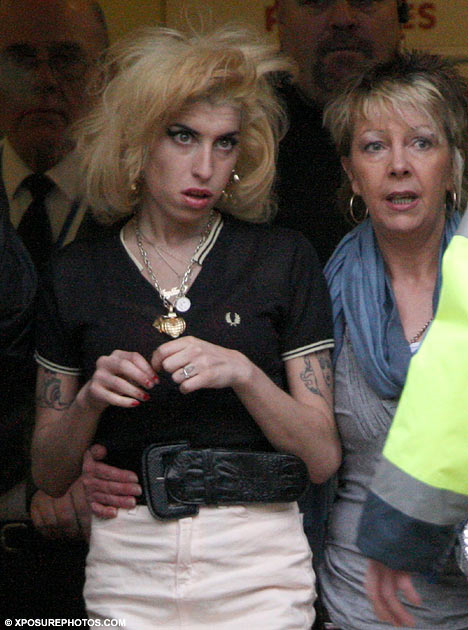 Amy 3XP 1801 468x 630