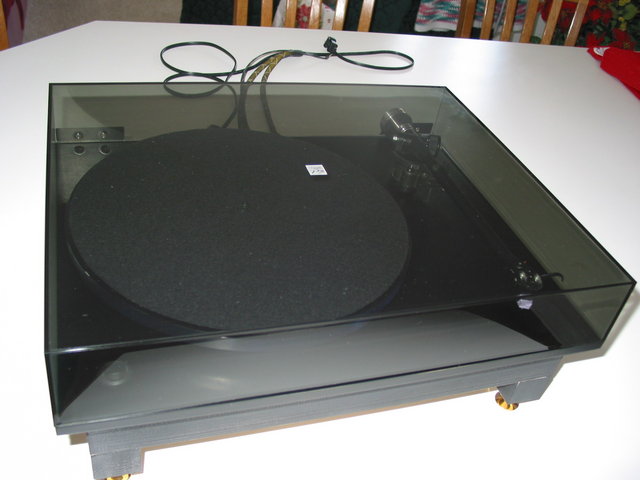 Rega turntable - Rega turntable