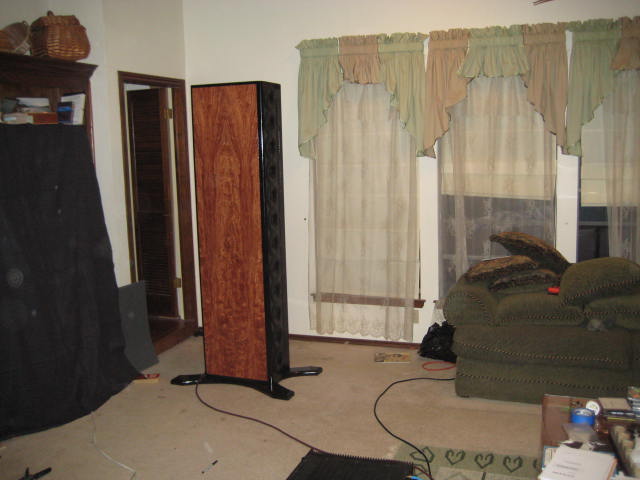 WINDOW WALL DIVIDER