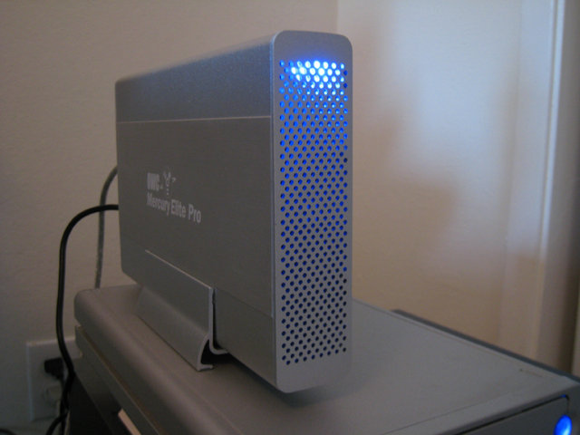 OWC mercury 750GB with supplied vertical stand