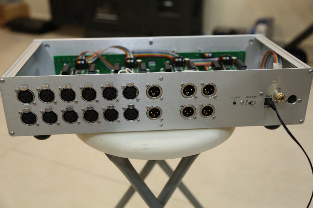 Fully balanced silver slagleformer preamp - rear view