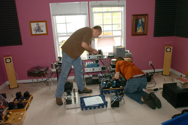 Lots of amps in the Pink Room,so let's get to some serious listening!