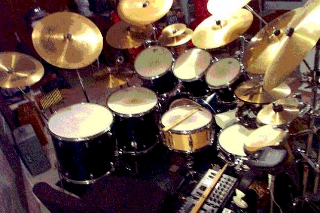 ...Great Kit With Lot's Of Options For Drumming or Percussive Accompaniment.