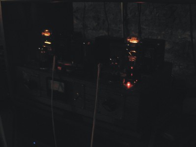 Universal amp 5 - Universaal amp with type 10's in the dark
