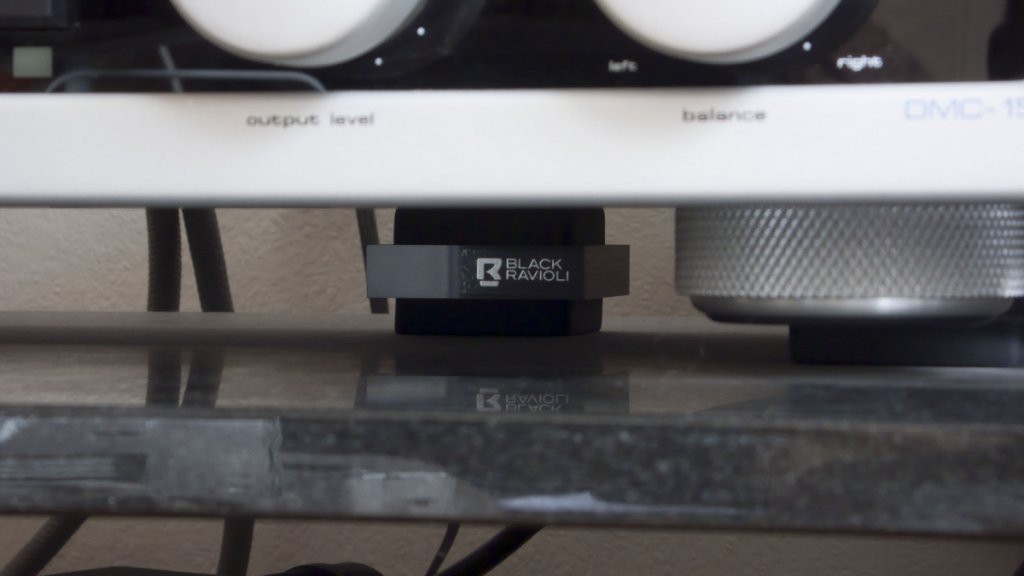 Black Ravioli isolation pad under pre-amp
