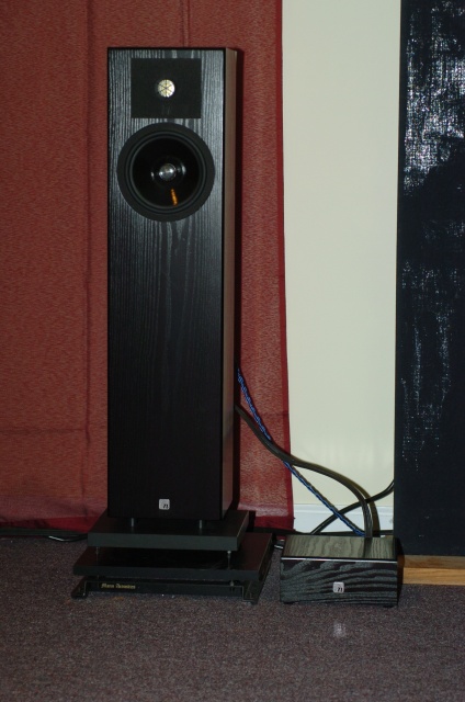 Neat Elite SE note: external x-over.