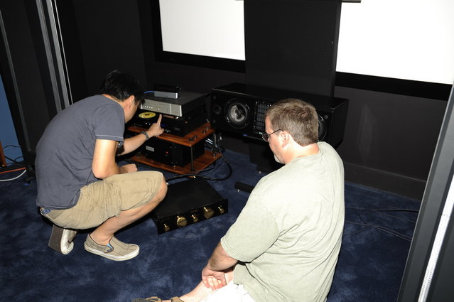 Phil and Mike hooking up the Dodson dac and VAC pre