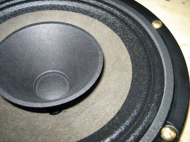 Omega Super 6 XRS Alnico - Omega 6-in Alnico hemp cone whizzer, closeup