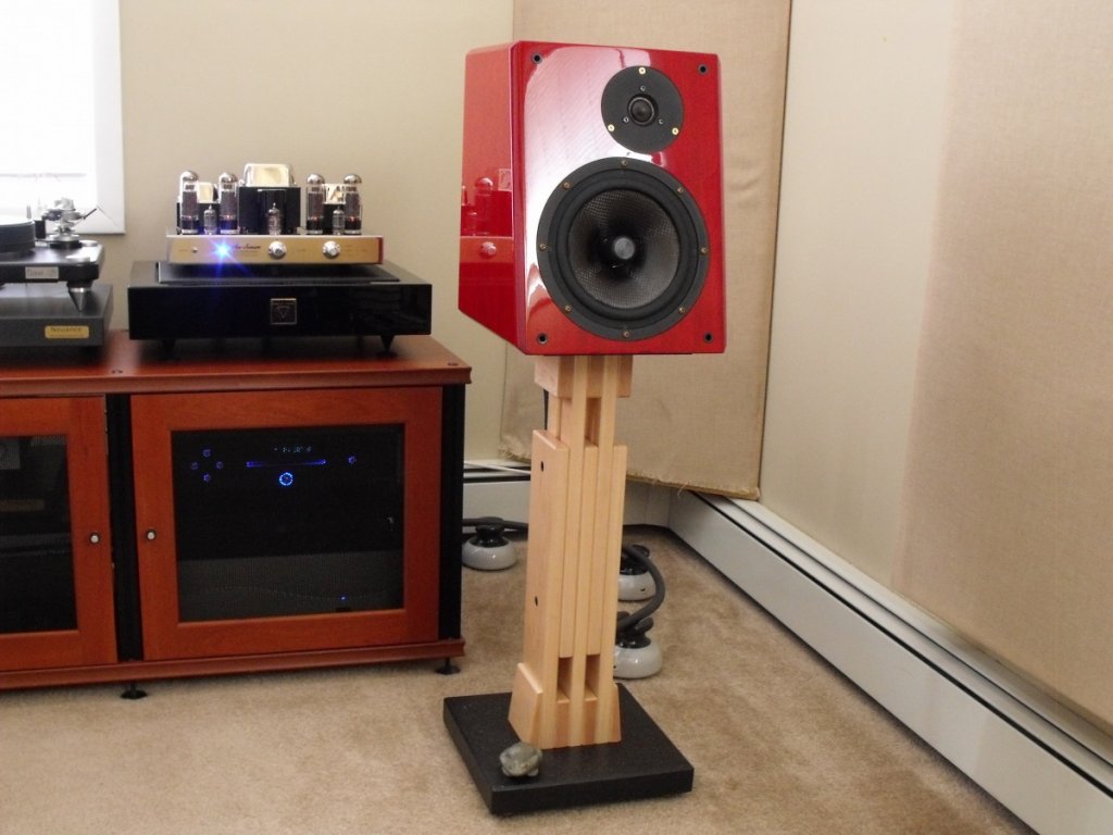Reference 3A MM De Capo. Core Audio Design speaker stands