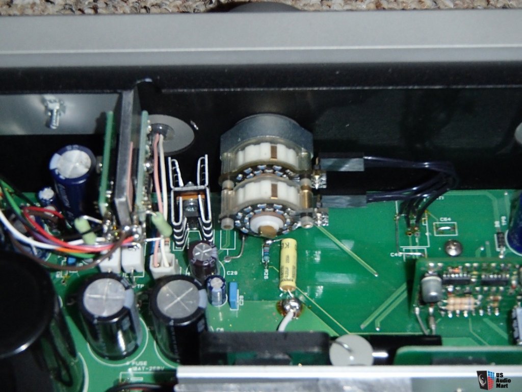 1437889-unison-research-unico-hybrid-tube-integrated-pcx-level-2-mods