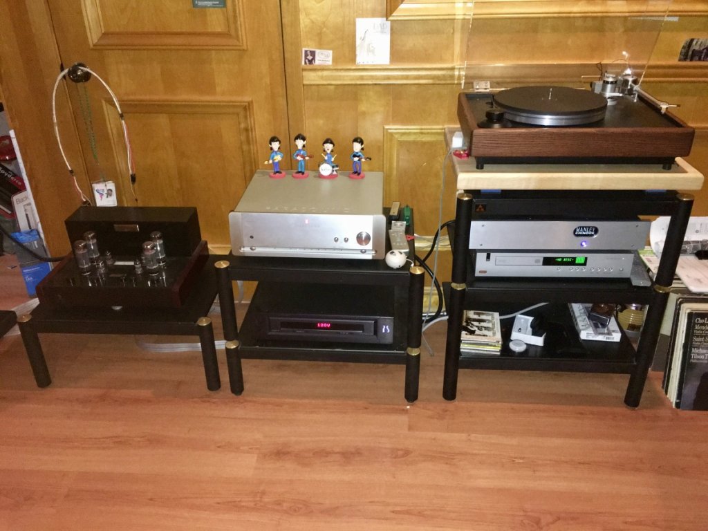 VPI HW-19 w TNT mods, JMW-10, Lyra Delos, Manley Chinook SE;
Arcam FMJ CD 36;
Parasound JC2 BP, van Alstine fet Valve 400,
Margules U280sc, KT90 tubes
PS Audio P500