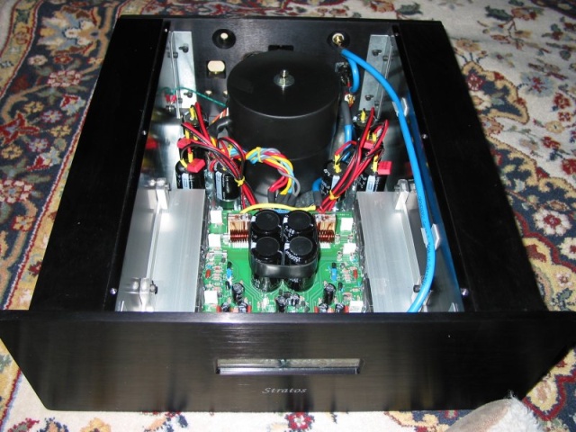 Odyssey Stratos xtreme mono insides. Note the dual power transformers.