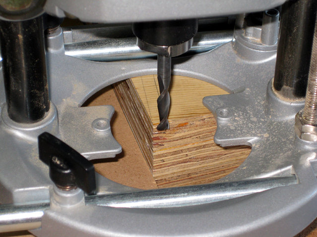 IMG 0229.JPG - The cutting bit is a BOSCH micro solid carbide, upcut, end mill. Â¼" cut Â¼" shank, 2Â½" OAL.