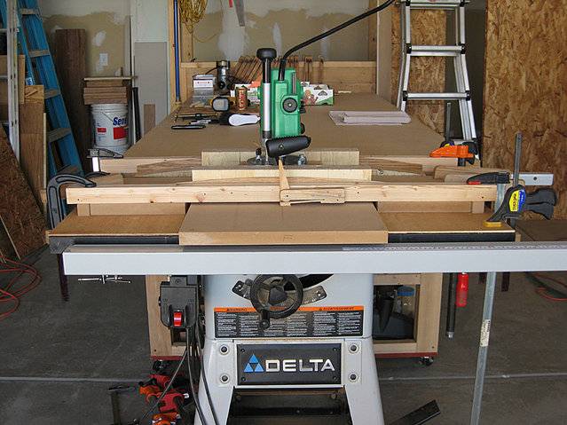IMG 0244.JPG - This was a test layout of the jig setup on the table saw. I used the table saw because it has a perfectly flat surface to keep things all on the same plane.